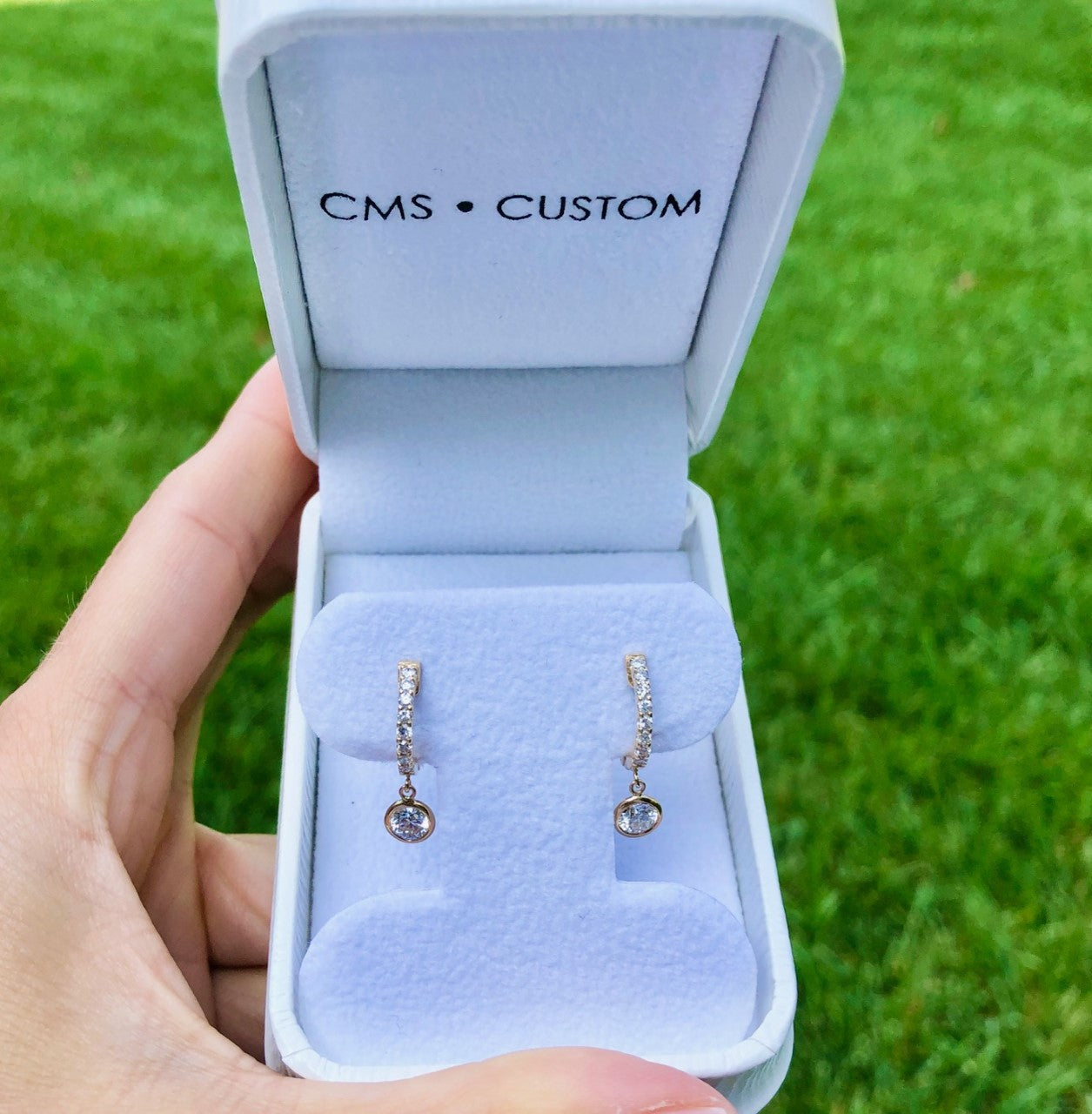 HUGGIE DROP EARRING